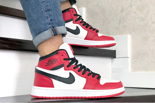 Мужские высокие кроссовки Nike Air Jordan 1 Retro High OG белые с красным (white-red)