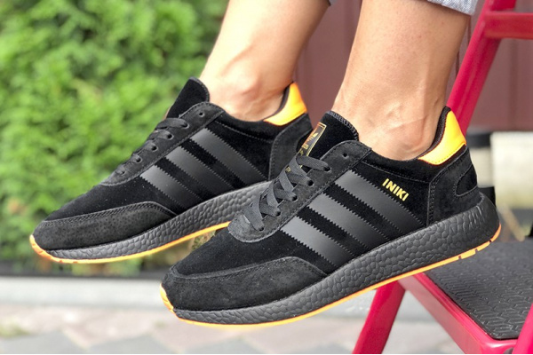 Женские кроссовки Adidas Iniki Runner черные с оранжевым