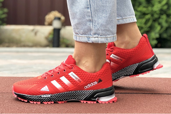 Женские кроссовки Adidas Marathon TR 26 красные