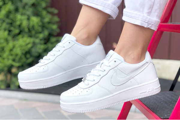 Женские кроссовки Nike Air Force 1 Low белые