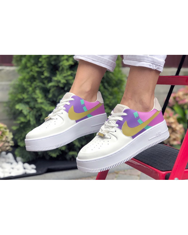 Женские кроссовки Nike Air Force 1 Sage Low белые с фиолетовым