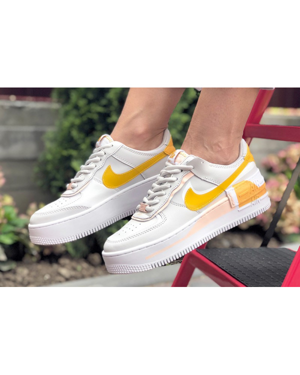 Жіночі кросівки Nike Air Force 1 Shadow білі з помаранчевим