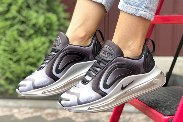 Женские кроссовки Nike Air Max 720 серые