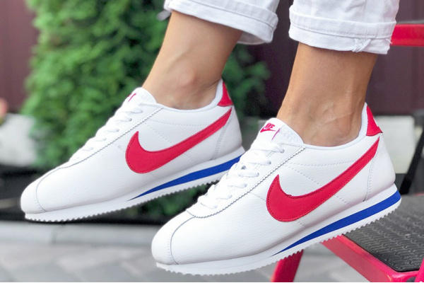 Женские кроссовки Nike Classic Cortez Leather белые с красным
