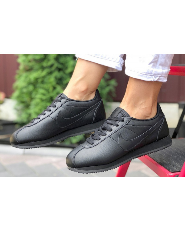 Женские кроссовки Nike Classic Cortez Leather черные
