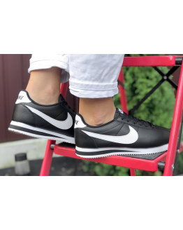 Жіночі кросівки Nike Classic Cortez Leather чорні з білим
