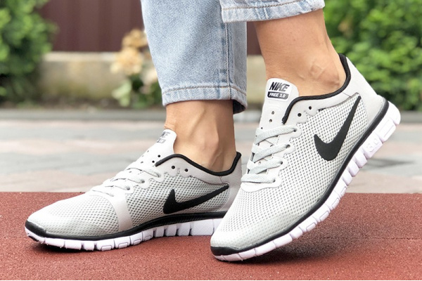 Женские кроссовки Nike Free Run 3.0 светло-серые