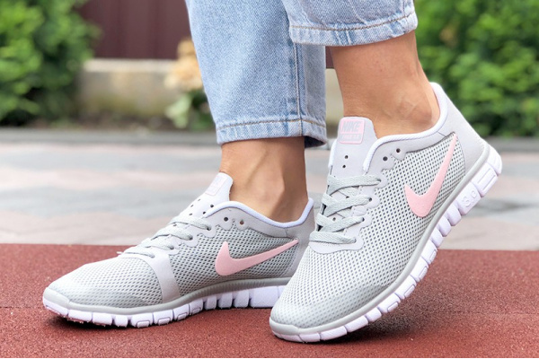 Женские кроссовки Nike Free Run 3.0 светло-серые с розовым
