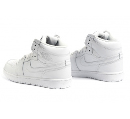 Женские высокие кроссовки на меху Nike Air Jordan 1 Retro High белые