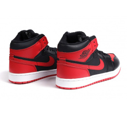 Женские высокие кроссовки на меху Nike Air Jordan 1 Retro High красные с черным
