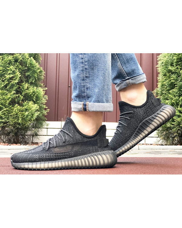 Мужские кроссовки Adidas Yeezy Boost 350 V2 black