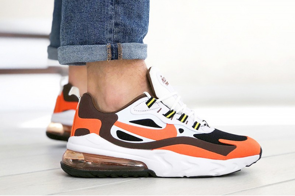 Мужские кроссовки Nike Air Max 270 React белые с оранжевым