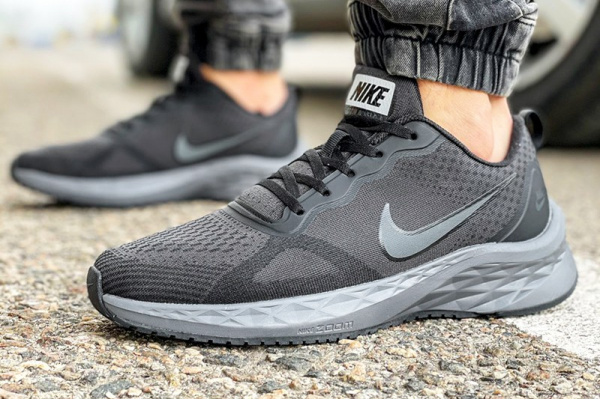 Мужские кроссовки Nike Air Zoom Winflo темно-серые