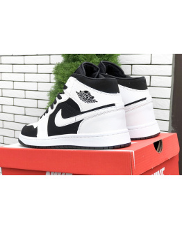 Мужские высокие кроссовки Nike Air Jordan 1 Retro High OG белые с черным