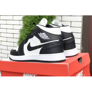 Купить Мужские высокие кроссовки Nike Air Jordan 1 Retro High OG черные с белым в Украине