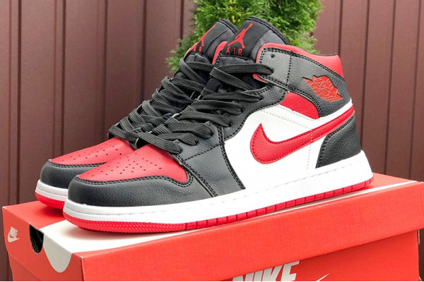 Мужские высокие кроссовки Nike Air Jordan 1 Retro High OG черные с красным и белым
