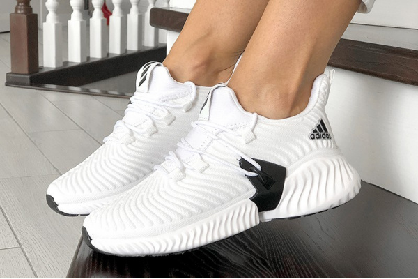 Женские кроссовки Adidas AlphaBOUNCE Instinct белые