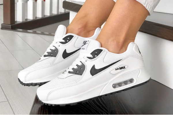 Женские кроссовки Nike Air Max 90 белые с черным