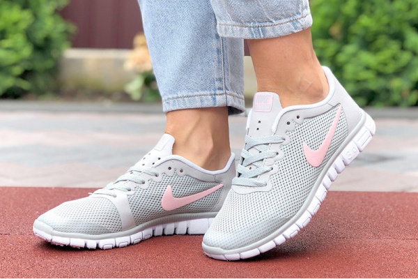 Женские кроссовки Nike Free 3.0 V2 светло-серые с розовым