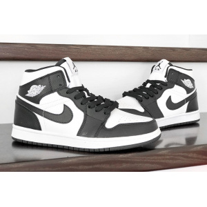 Женские высокие кроссовки Nike Air Jordan 1 Retro High OG черные с белым
