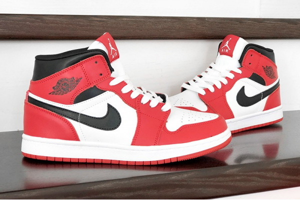 Женские высокие кроссовки Nike Air Jordan 1 Retro High OG красные с белым