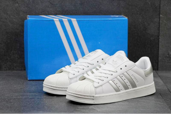 Женские кроссовки Adidas Classics Superstar белые с серебряным