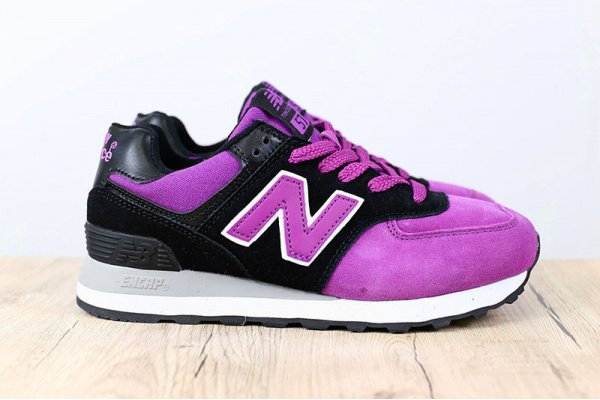 Женские кроссовки New Balance 574 фиолетовые с черным